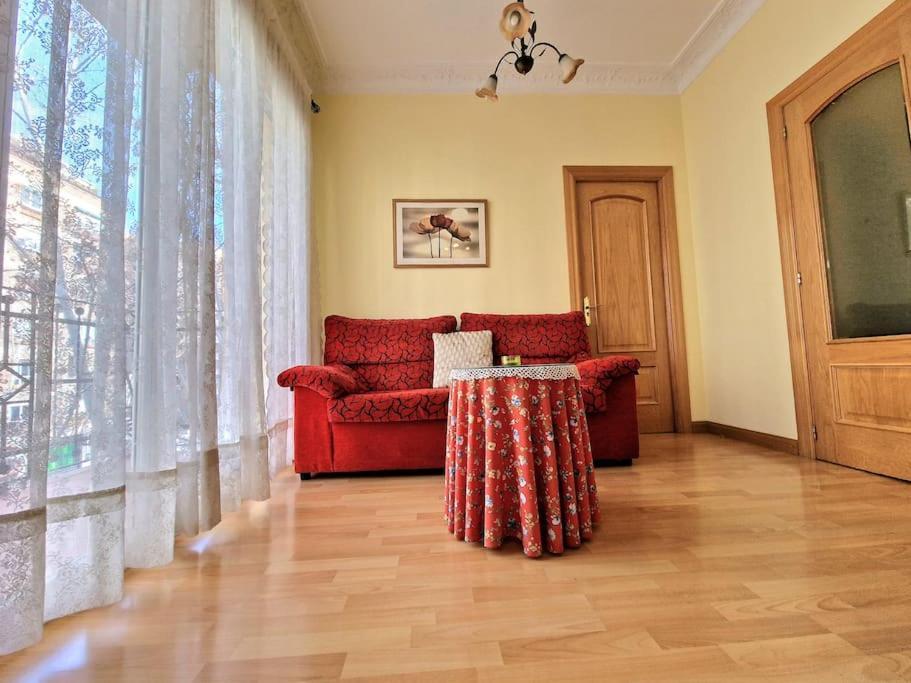 Reina Cristina, 3 Individuales En Atocha-retiro Apartamento Madri